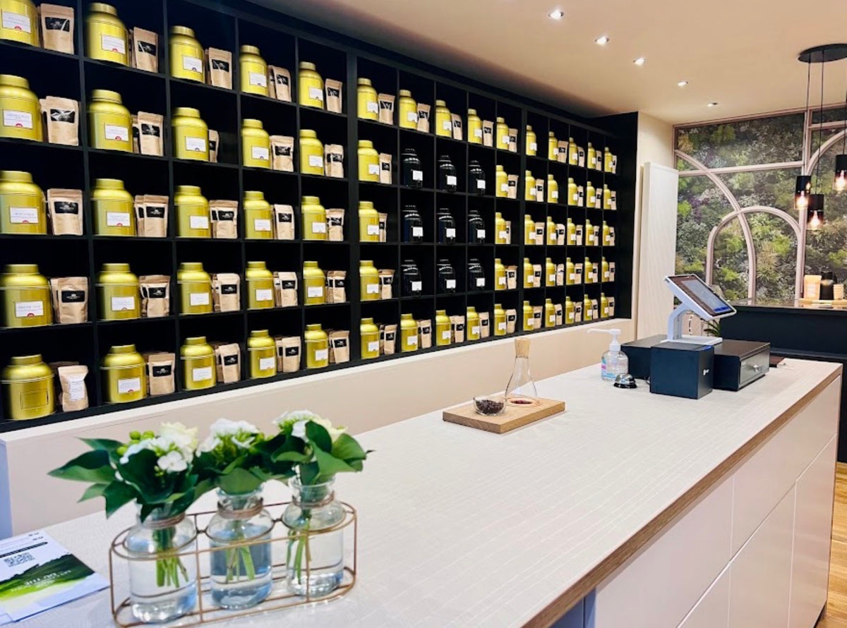 Intérieur de la boutique Les Compagnons du Thé à Mouscron